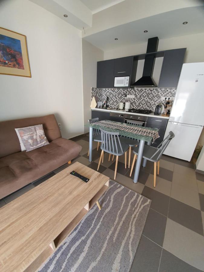 Lukas-2 B/R Luxurious Flat With Veranda Lägenhet Aten Exteriör bild
